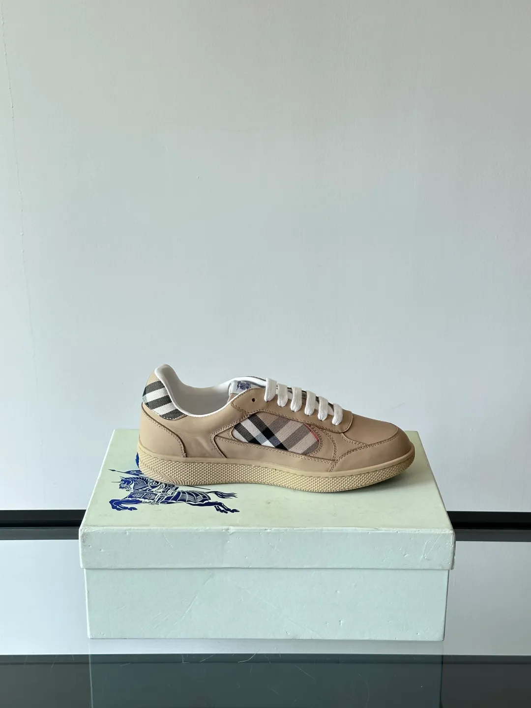 Men's shoes 💰p420 "Burberr＊" men's classic low-top sneakers, reinterpreted with Vintage retro plaid cotton and cowhide materials, decorated with a new brand logo. First-layer sheepskin lining, embossed Burberry lettering logo on the heel, T men's shoes 💰pU original outsole! Code number 38-44 (45 customized)